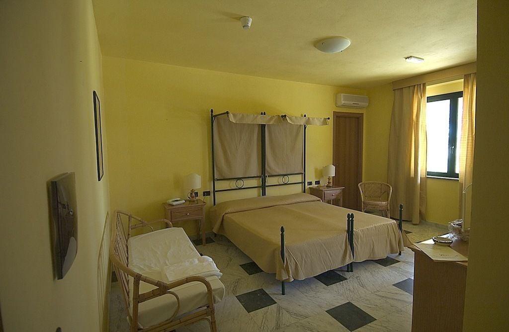 Marina Del Marchese Beach Resort Botricello Exterior foto