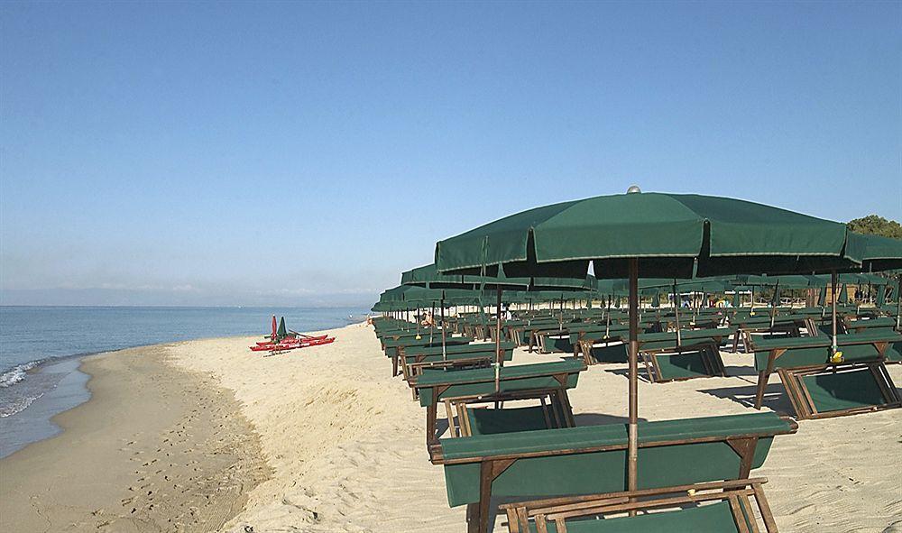 Marina Del Marchese Beach Resort Botricello Exterior foto